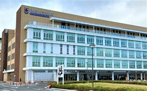 急拡大するコロナ第７波、県庁や公立病院、高齢者施設で感染の連鎖、懸念される公的サービスの低下…