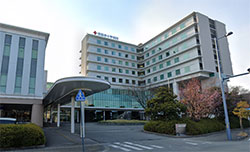 「軽症の方は、近隣の医療機関へ…」、職員１７人がコロナ感染、第７波の打撃受ける徳島赤十字病院…